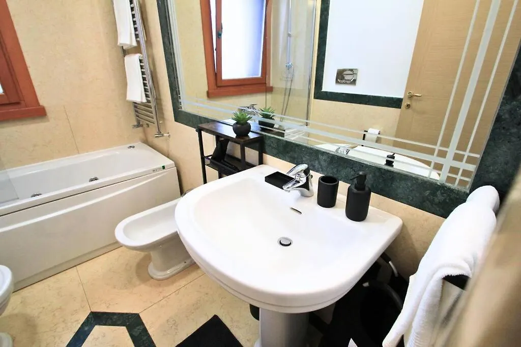 Ecosuite Your Design Escape Rome 0*,  Italy